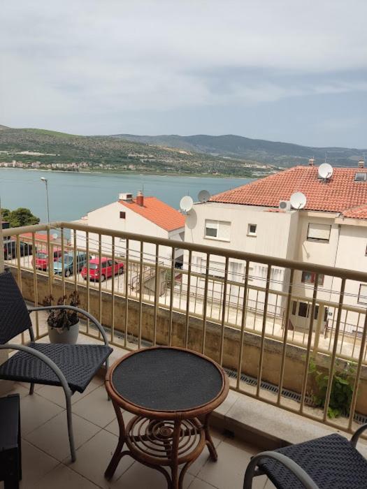 Deep Blue Apartment Трогир Экстерьер фото